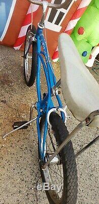1965 Schwinn Stingray 3 Speed Vintage Banana Seat Muscle Bike