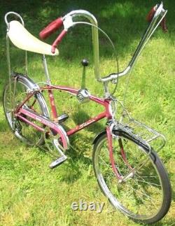 1966 Schwinn Sting-Ray Fastback bicycle, vintage muscle bike, rare violet Stingray