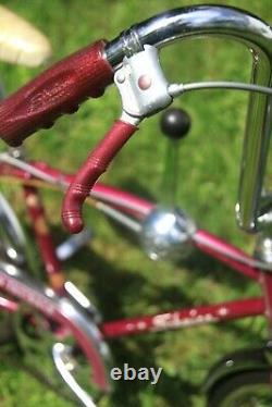 1966 Schwinn Sting-Ray Fastback bicycle, vintage muscle bike, rare violet Stingray