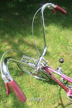 1966 Schwinn Sting-Ray Fastback bicycle, vintage muscle bike, rare violet Stingray