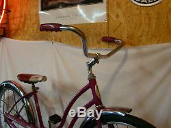 1967 Schwinn Hollywood Ladies 24 Beach Cruiser Bicycle Vintage Magenta Purple S7