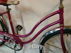 1967 Schwinn Hollywood Ladies 24 Beach Cruiser Bicycle Vintage Magenta Purple S7