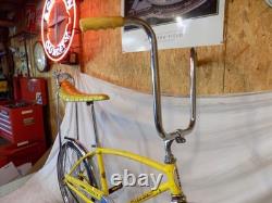 1970 Schwinn Stingray Fastback Vintage Muscle Bike Krate Yellow Banana Seat 70