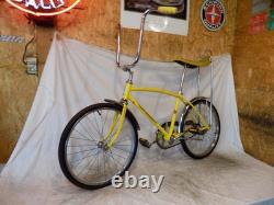 1970 Schwinn Stingray Fastback Vintage Muscle Bike Krate Yellow Banana Seat 70