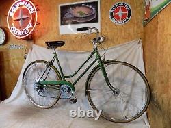 1970 Schwinn Suburban Ladies 5-speed Bike Campus Green Vintage Breeze Collegiate