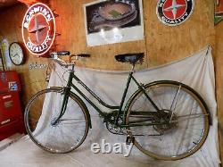 1970 Schwinn Suburban Ladies 5-speed Bike Campus Green Vintage Breeze Collegiate