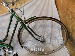 1970 Schwinn Suburban Ladies 5-speed Bike Campus Green Vintage Breeze Collegiate