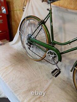 1970 Schwinn Suburban Ladies 5-speed Bike Campus Green Vintage Breeze Collegiate