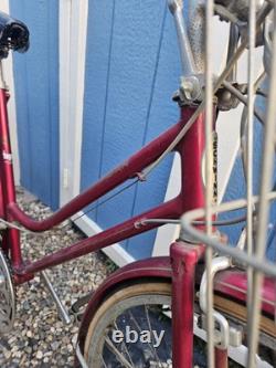 1972 Schwinn Suburban 10-speed Road Cruiser Bike Vintage Collegiate Breeze Red