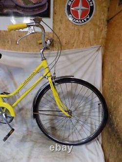 1973 Schwinn Breeze Ladies 3-speed Vintage Road Cruiser Bike Suburban Collegiate