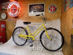 1974 Schwinn Breeze Ladies 3-speed Road Cruiser Bike Collegiate Racer Vintage 1974 Schwinn Breeze Ladies 3-speed Road Cruiser Bike Collegiate Racer Vintage