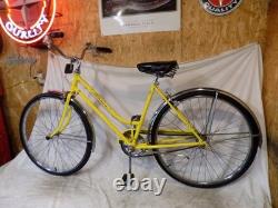 1974 Schwinn Breeze Ladies 3-speed Road Cruiser Bike Collegiate Racer Vintage