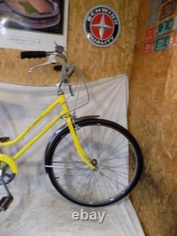 1974 Schwinn Breeze Ladies 3-speed Road Cruiser Bike Collegiate Racer Vintage