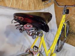 1974 Schwinn Breeze Ladies 3-speed Road Cruiser Bike Collegiate Racer Vintage