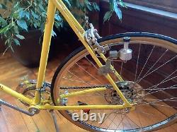 1974 Vintage Men's Chicago Schwinn Continental 10 Speed 27 Men's Bicycle