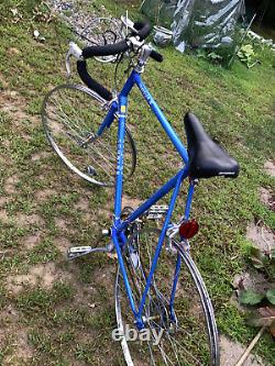 27 Vintage Schwinn TRAVELER lll Mens Touring Bicycle. TAUNTON MA