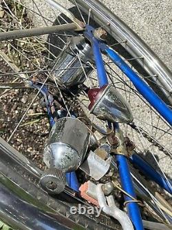 63 Schwinn Traveler 26 wheels Shiny blue paint, 3 speed Great condition