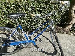 63 Schwinn Traveler 26 wheels Shiny blue paint, 3 speed Great condition