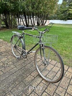 Elegant Vintage Sunbeam Bicycle Made in England