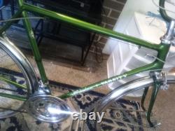Late 1960's Or Early 70's Vintage Schwinn Varsity 10 Speed Road Bike