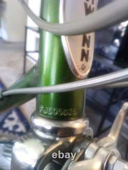 Late 1960's Or Early 70's Vintage Schwinn Varsity 10 Speed Road Bike