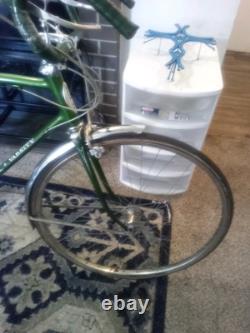 Late 1960's Or Early 70's Vintage Schwinn Varsity 10 Speed Road Bike