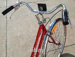 Nice! Vtg 1970s SCHWINN BREEZE LADIES 3-Speed Red CRUISER Collegiate BIKE