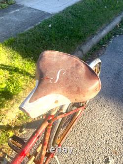 Old antique vintage schwinn bike