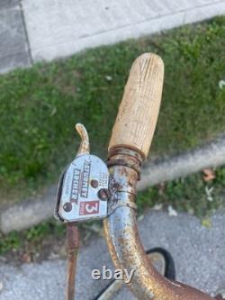 Old antique vintage schwinn bike