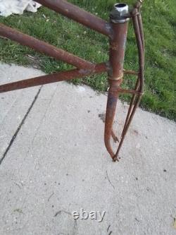 R22, Schwinn, prewar, VINTAGE, tank BICYCLE, Lincoln, 26FRame, balloon Tire, b6, old