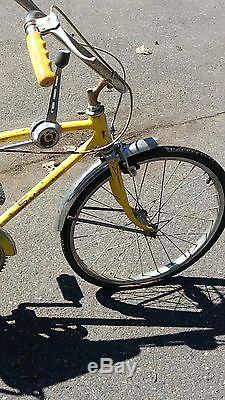 Rare 1970's Vintage Yellow Schwinn Stingray Fastback Bicycle Complete