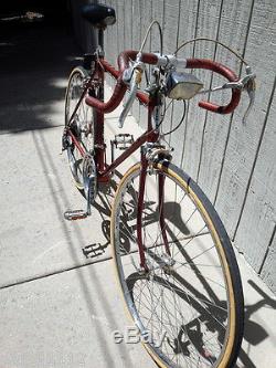 Schwinn 1970s Continental Vintage Men's Bicycle 26 10 Speed