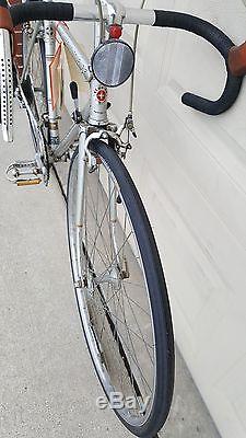 Schwinn 1977 Super Le Tour Vintage Men's Bicycle 27 10 Speed