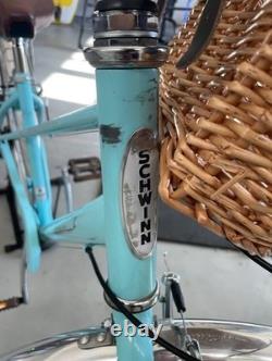Schwinn Admiral Cruiser Bike Hybrid Vintage 7 Speed. Light blue