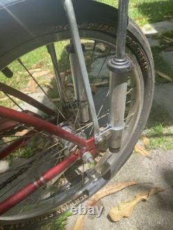 Schwinn Apple Krate Sting-Ray 20 in Cruiser Bike Red/Silver Steel Frame Vintage