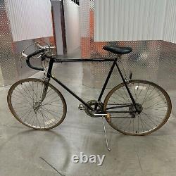 Schwinn Continental Men's Bicycle Bike 27 inch 10 Speed Vintage 1970's Touring