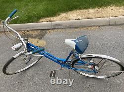 Schwinn Deluxe Breeze Ladies/Girls bicycle blue/white 3-speed vintage 1968-1972