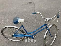 Schwinn Deluxe Breeze Ladies/Girls bicycle blue/white 3-speed vintage 1968-1972