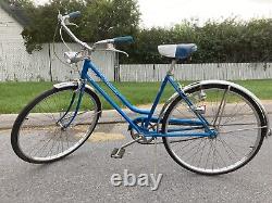 Schwinn Deluxe Breeze Ladies/Girls bicycle blue/white 3-speed vintage 1968-1972