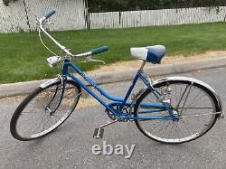 Schwinn Deluxe Breeze Ladies/Girls bicycle blue/white 3-speed vintage 1968-1972