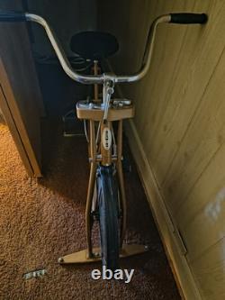 Schwinn Exerciser 204 Upright Bike Brown Adjustable Seat Speedometer Vintage Schwinn Exerciser 204 Upright Bike Brown Adjustable Seat Speedometer Vintage