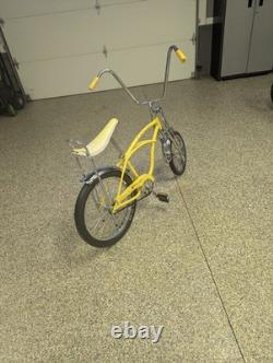 Schwinn Junior Stingray Boys Bicycle Vintage 1974 Lemon Yellow, 16 inch front