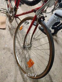Schwinn Le Tour Vintage Red Racing Bike with Drop Bars Side-Pull Caliper