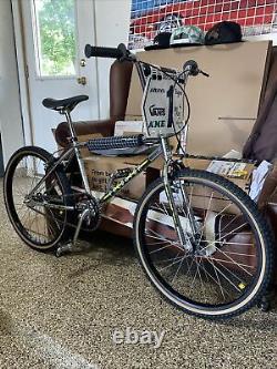 Schwinn Predator Team Z OLD School BMX BIKE 24' Restored Beautiful Vintage 83