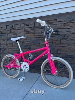 Schwinn Predator YO! FreeForm Pro Vintage Old BMX Freestyle Bike Pink Bicycle