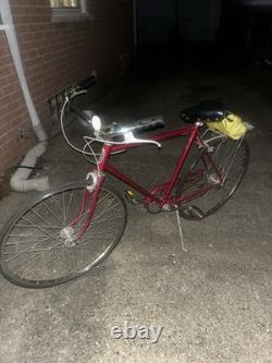 Schwinn Red Vintage Complete Bike with Rear Rack, Yellow Bag, Classic Design