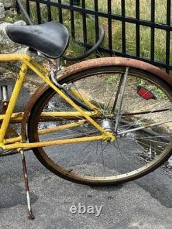 Schwinn Speedster Vintage Yellow Cruiser Bike Steel Frame