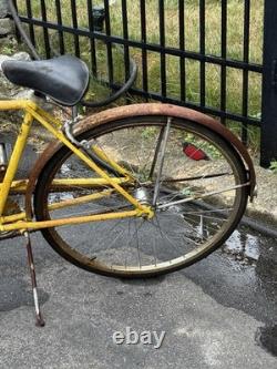 Schwinn Speedster Vintage Yellow Cruiser Bike Steel Frame