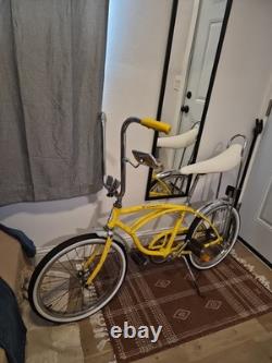 Schwinn Stingray 1974 Vintage Yellow Bike