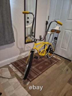 Schwinn Stingray 1974 Vintage Yellow Bike